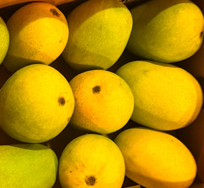 Premium Mangoes 2 KG Box